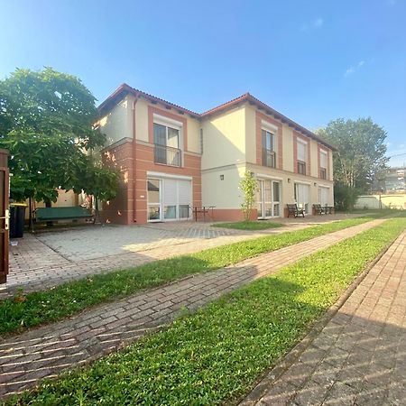 Hajnal Vendeghaz Apartment Hajduszoboszlo Bagian luar foto