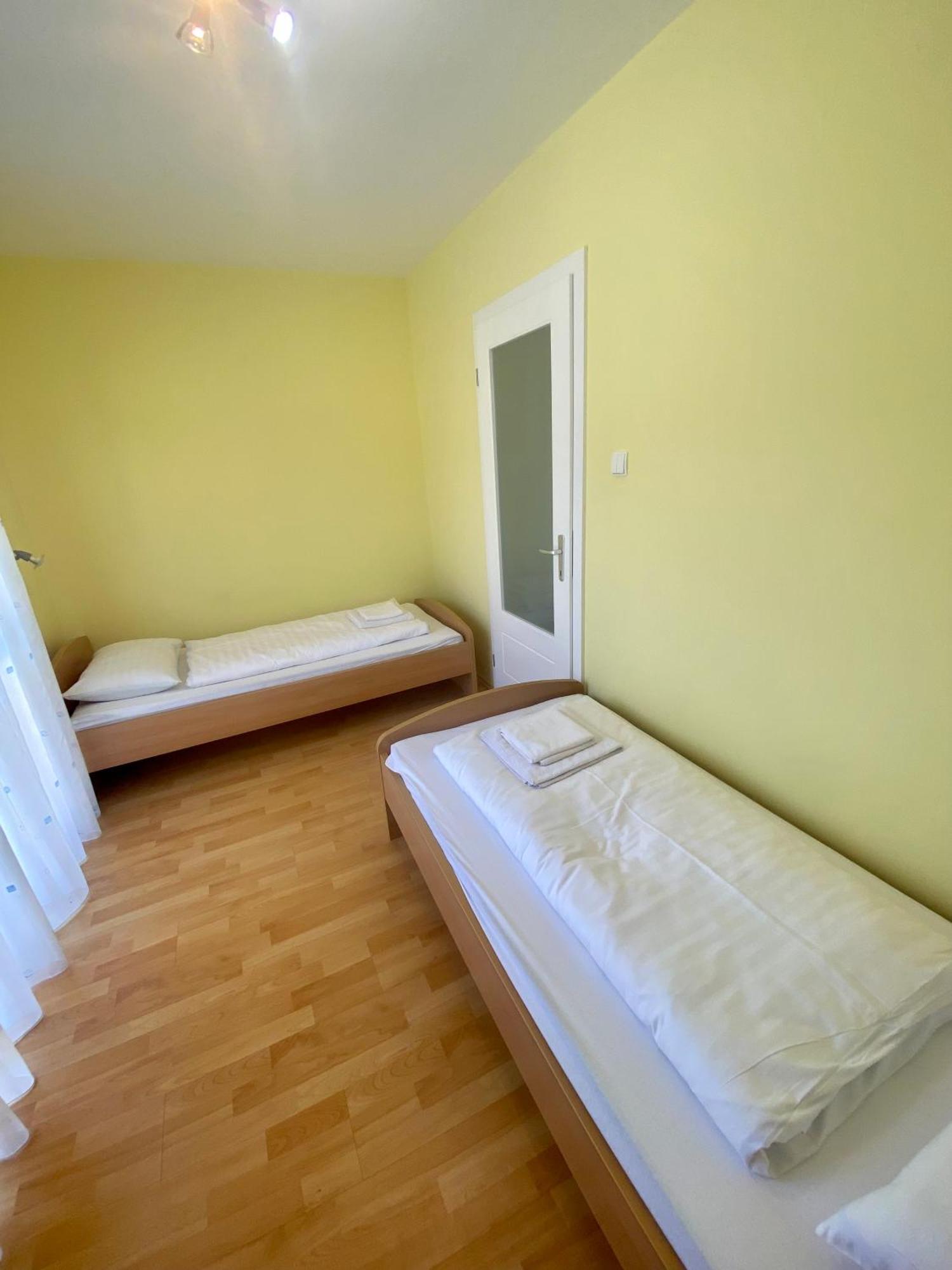 Hajnal Vendeghaz Apartment Hajduszoboszlo Bagian luar foto