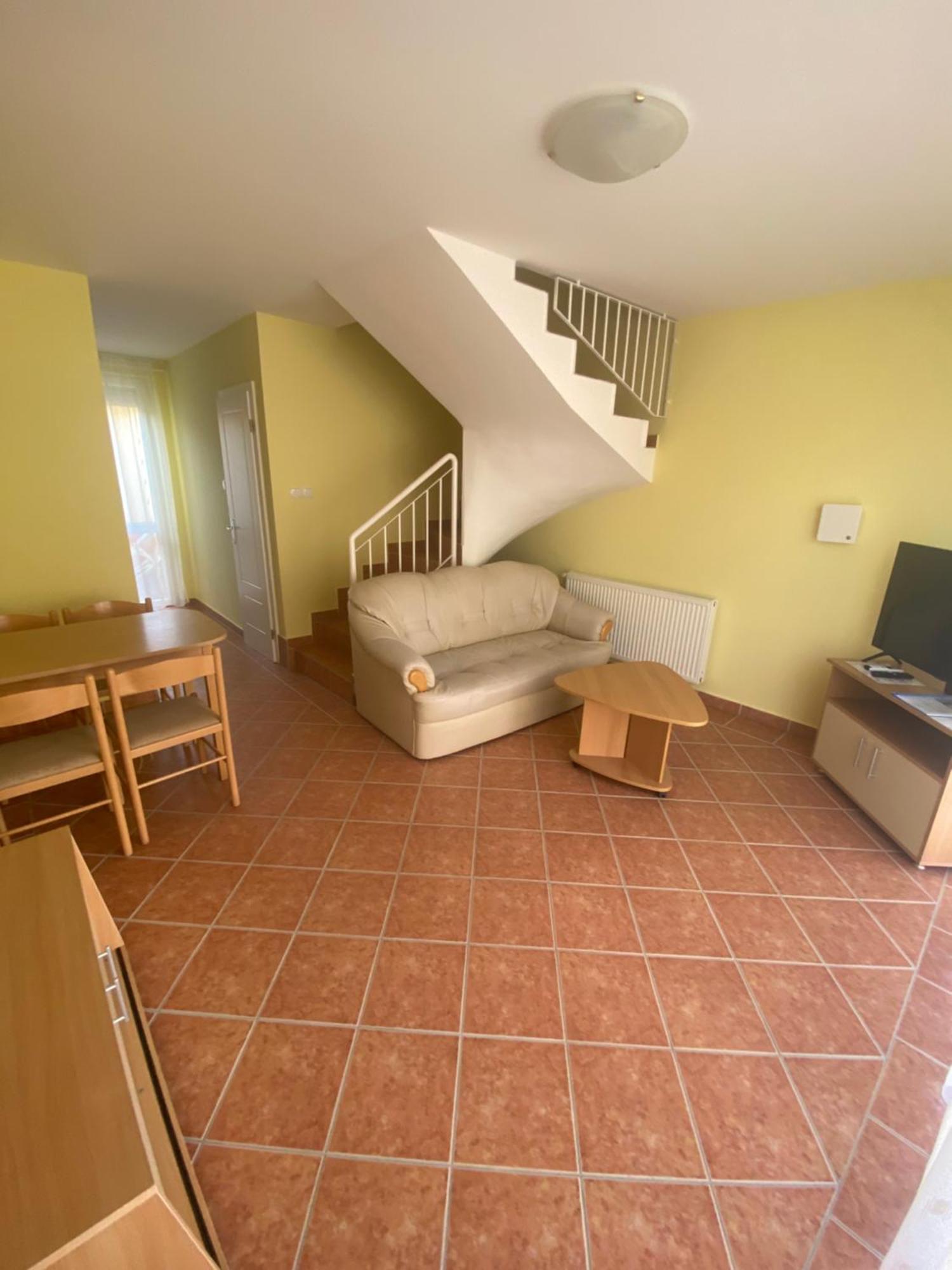 Hajnal Vendeghaz Apartment Hajduszoboszlo Bagian luar foto