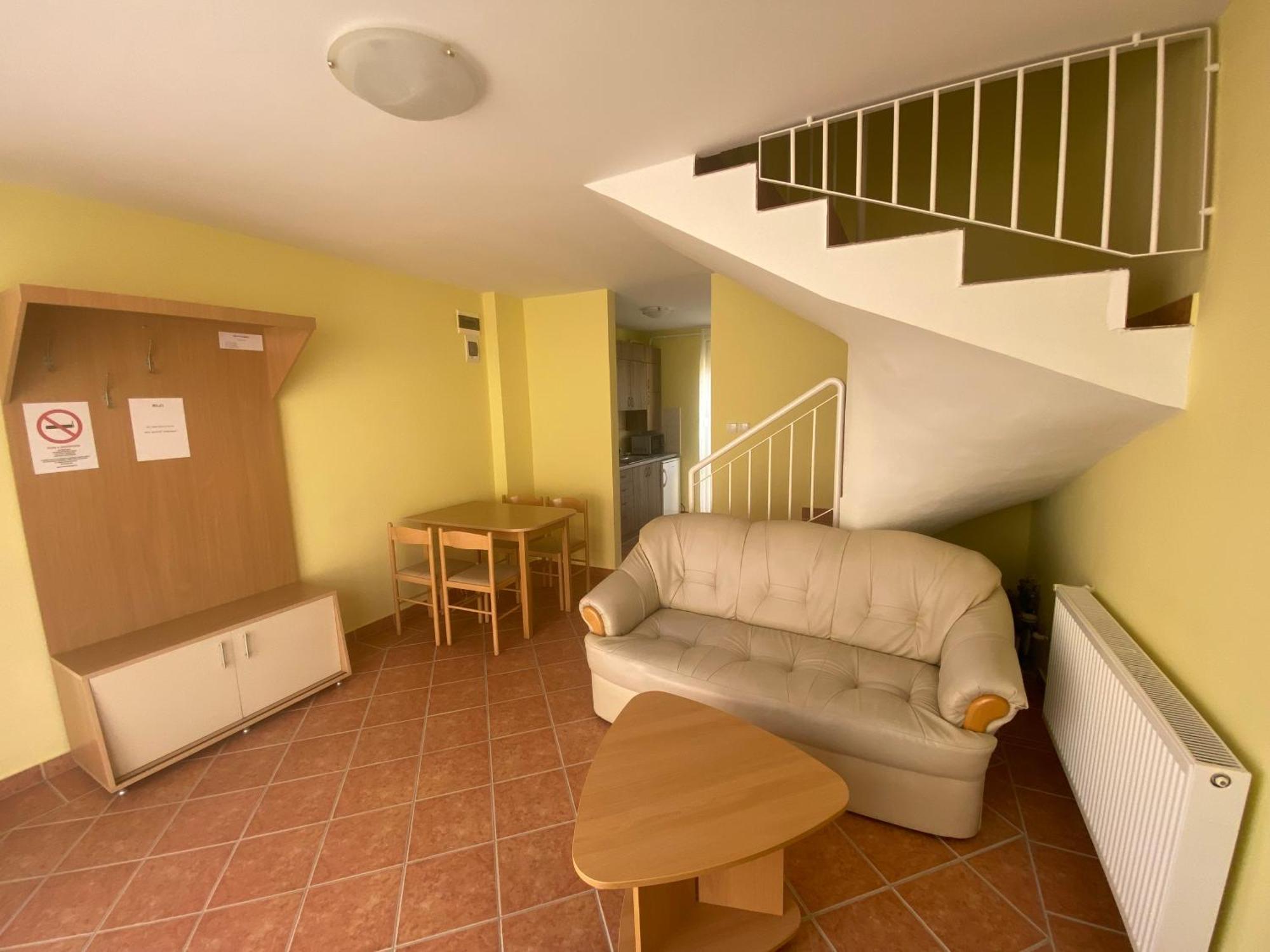Hajnal Vendeghaz Apartment Hajduszoboszlo Bagian luar foto